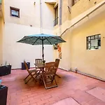 Private Garden Central Apartment