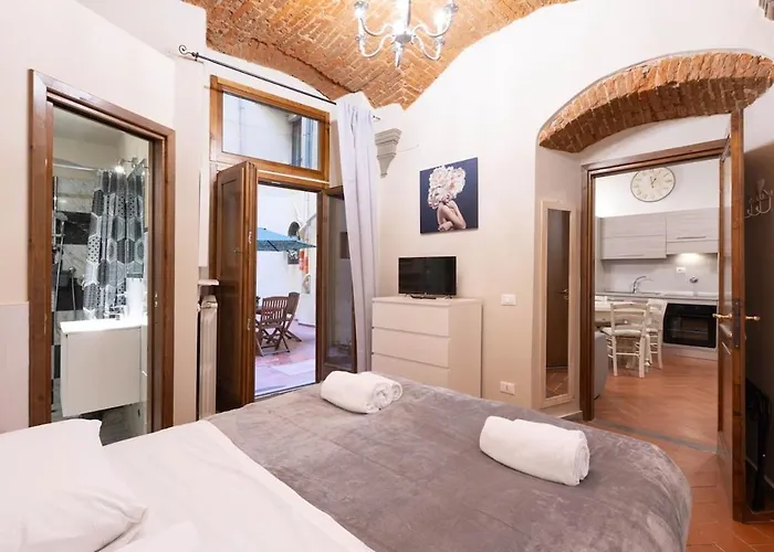 Private Garden Central Apartment