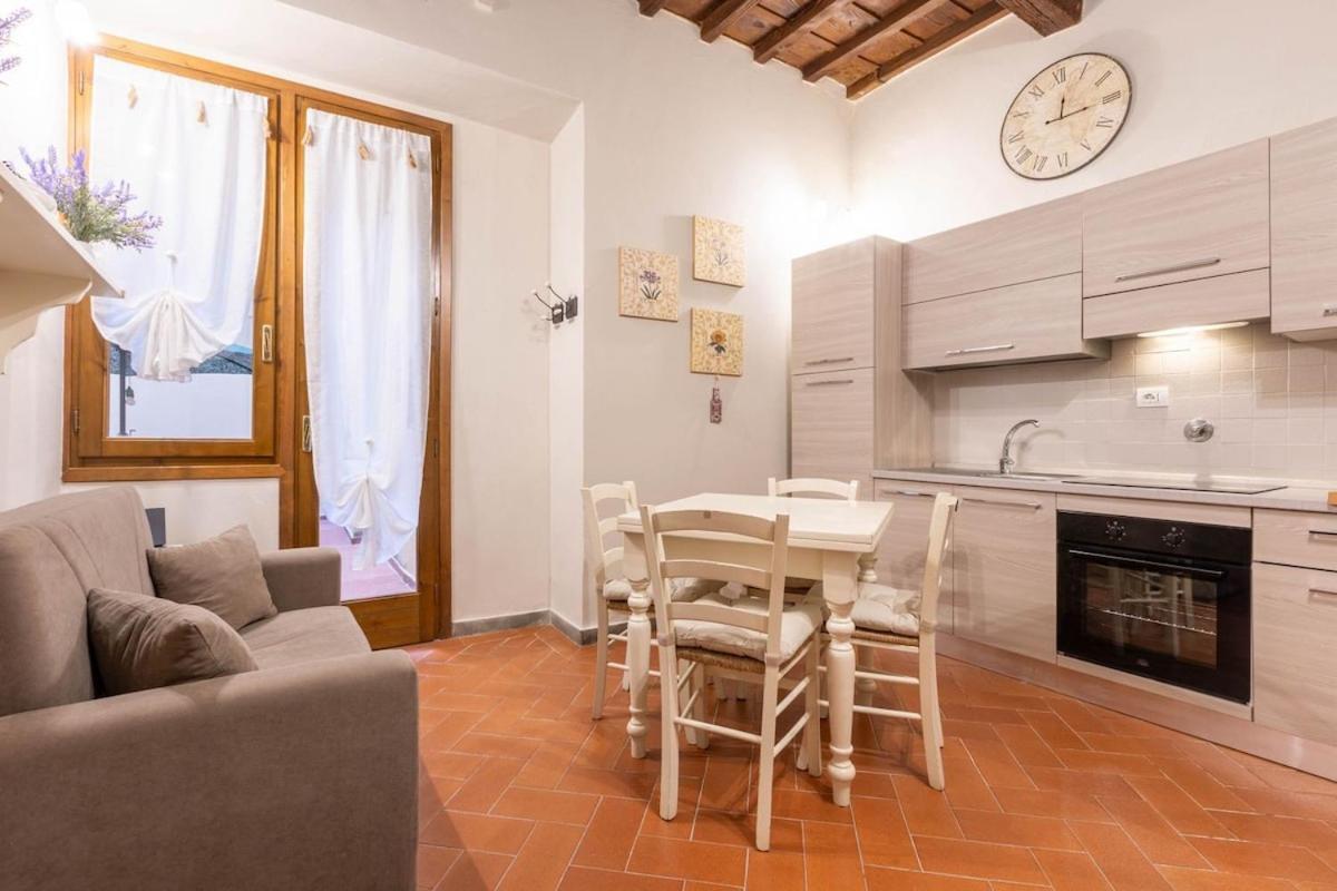 Private Garden Apartment *