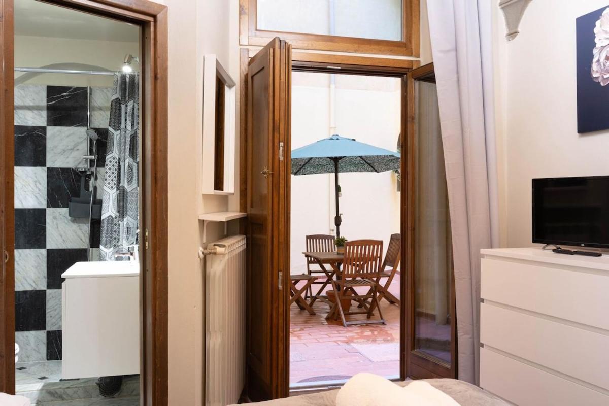 Private Garden Apartment