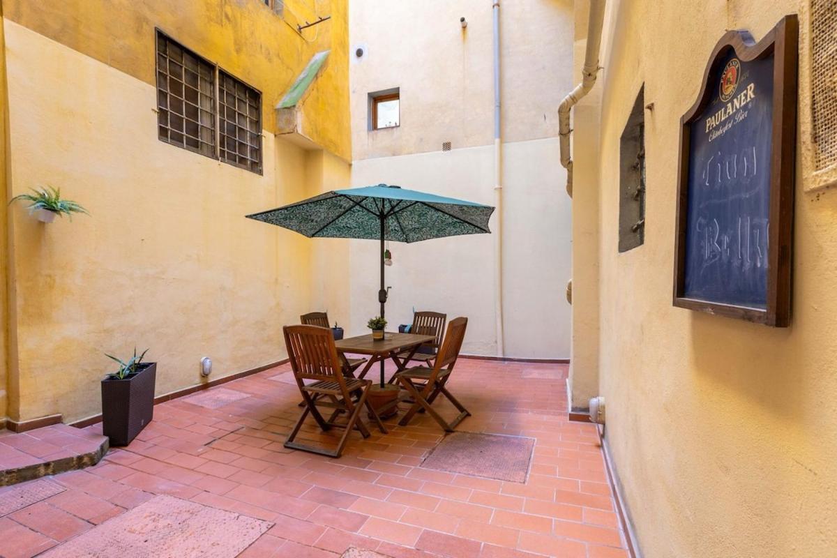 Private Garden Apartment Florence