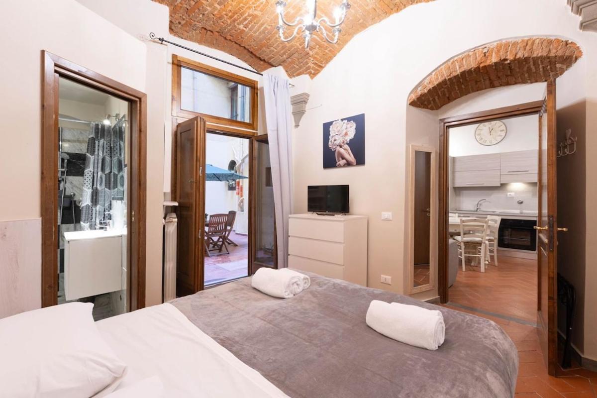 Private Garden Apartment